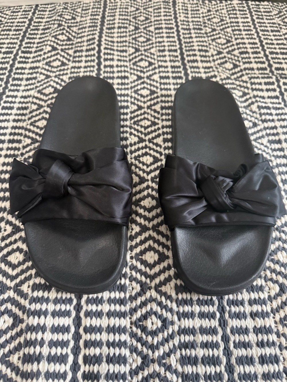 UNBRANDED Satin Black Knot Bow Slide Sandals Sleek Slip-On Comfort